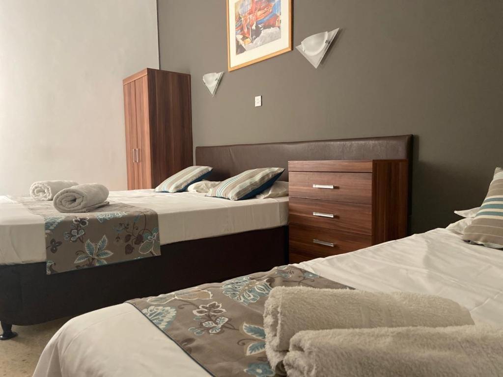 Sunstone Boutique Guest House Buġibba Ngoại thất bức ảnh