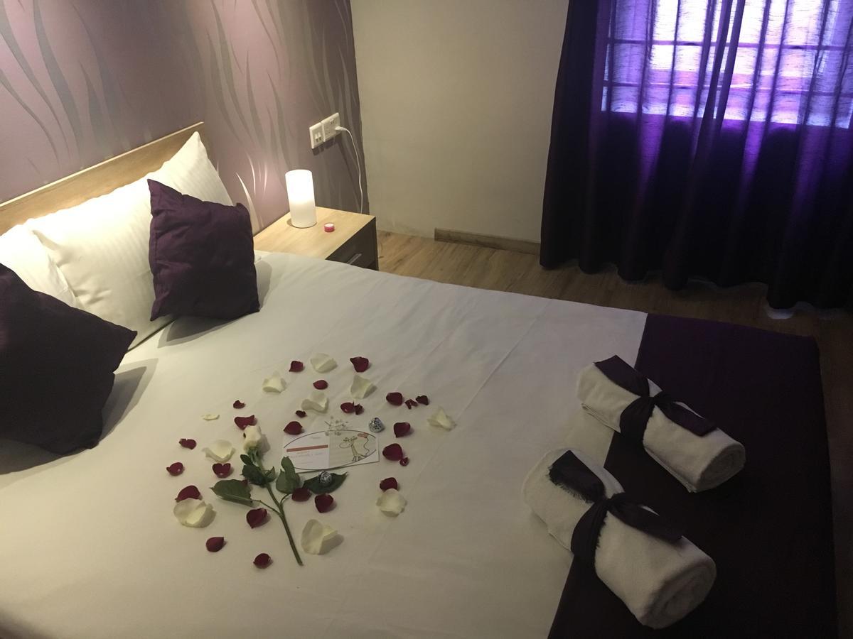 Sunstone Boutique Guest House Buġibba Ngoại thất bức ảnh