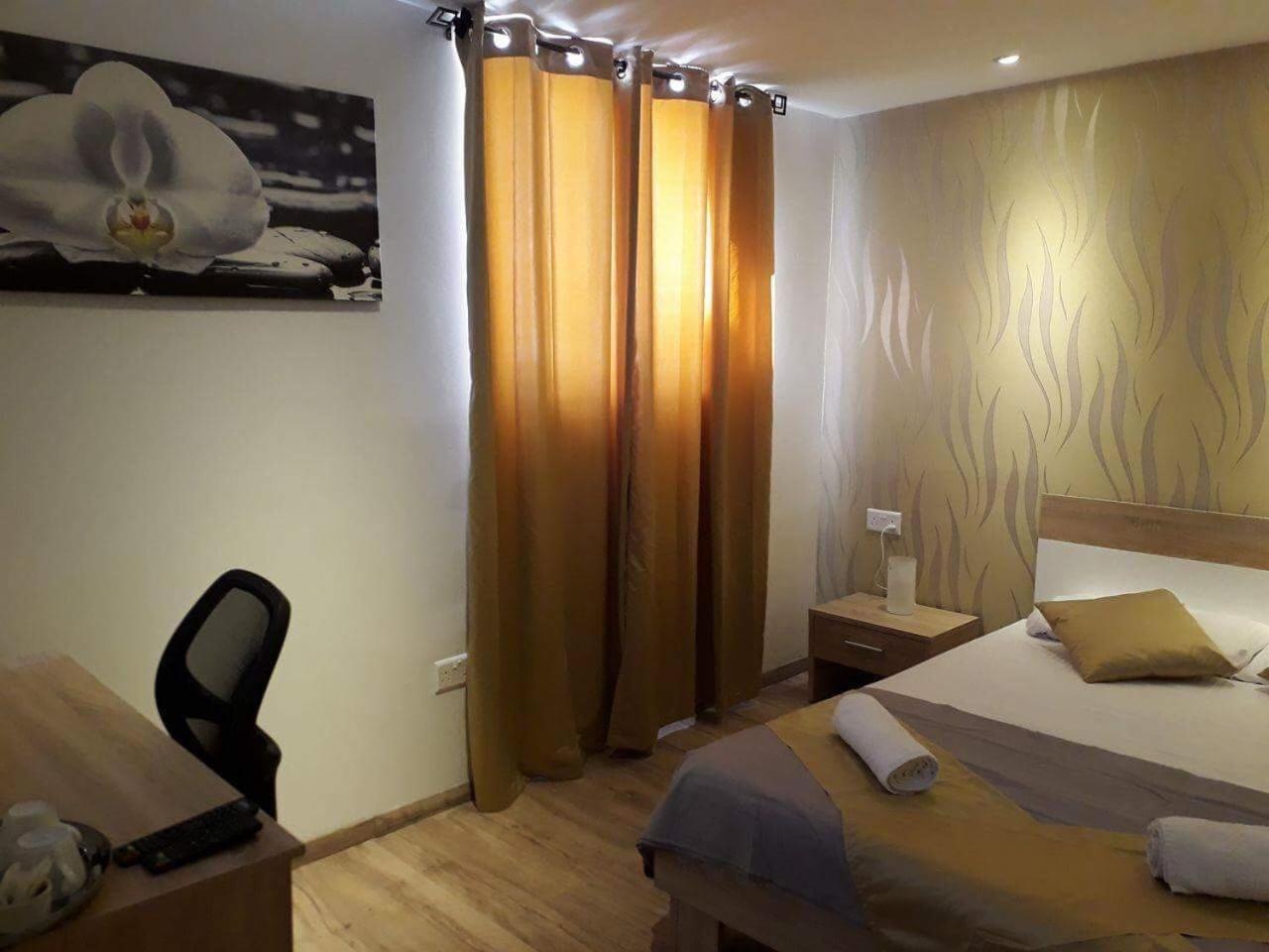 Sunstone Boutique Guest House Buġibba Ngoại thất bức ảnh