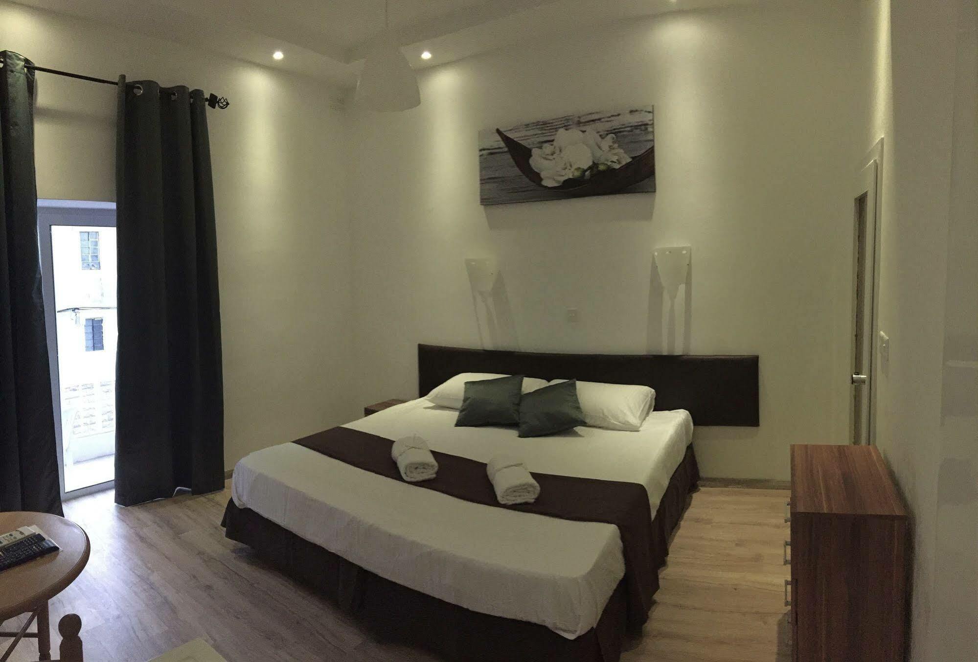 Sunstone Boutique Guest House Buġibba Ngoại thất bức ảnh