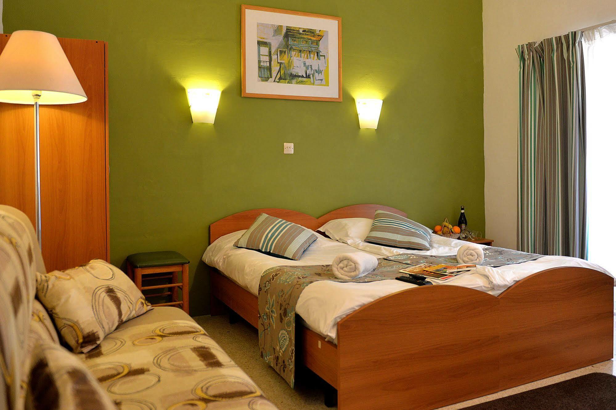 Sunstone Boutique Guest House Buġibba Ngoại thất bức ảnh