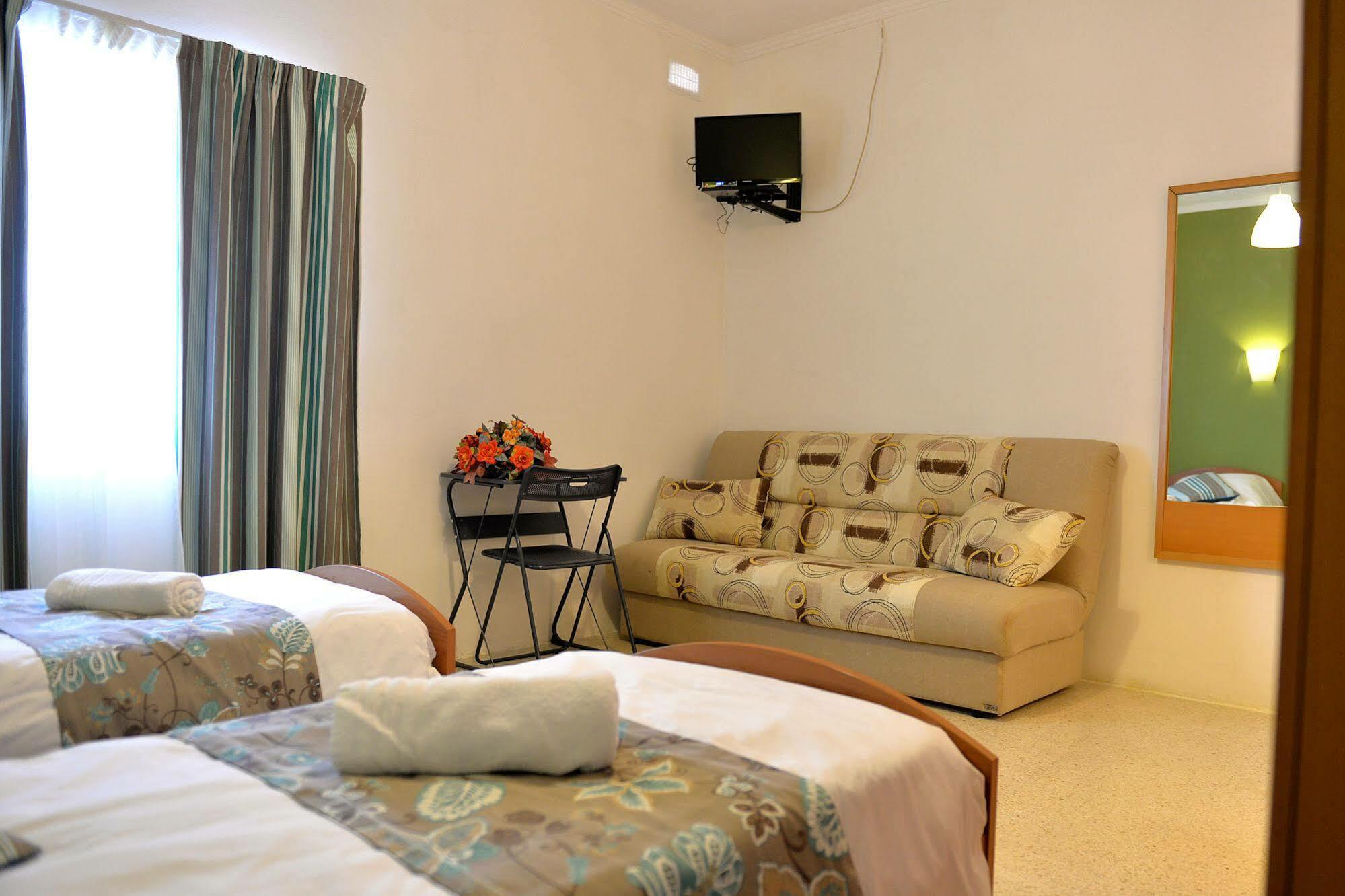 Sunstone Boutique Guest House Buġibba Ngoại thất bức ảnh