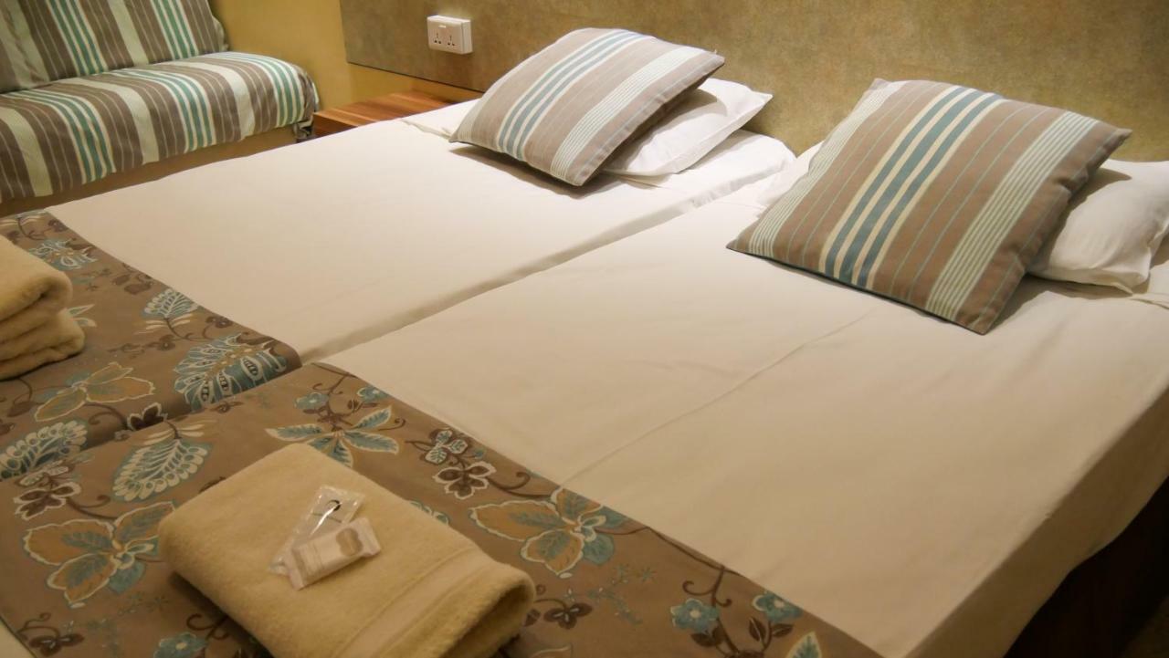 Sunstone Boutique Guest House Buġibba Ngoại thất bức ảnh